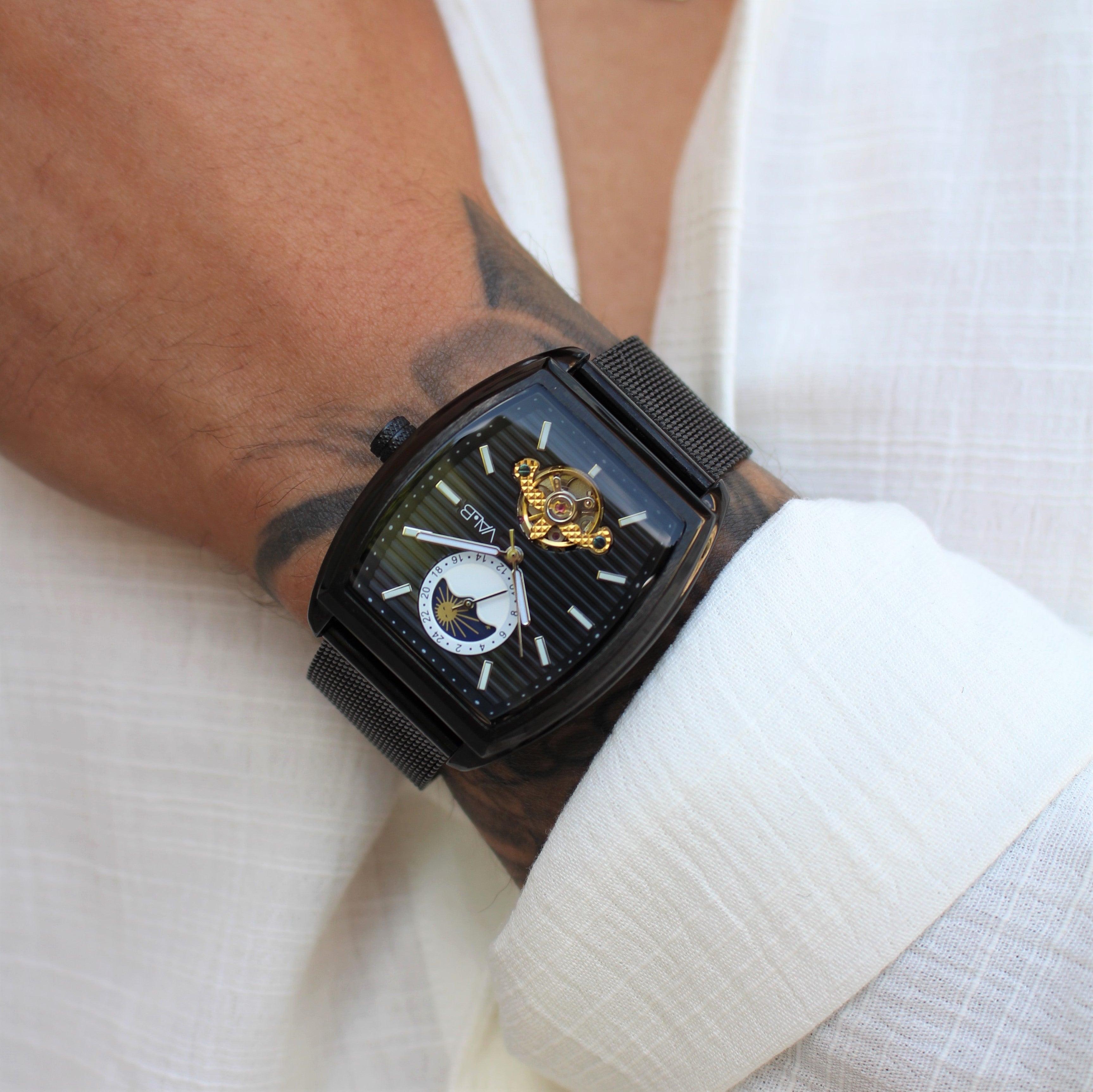 LUNAR BLACK PRESIDENT