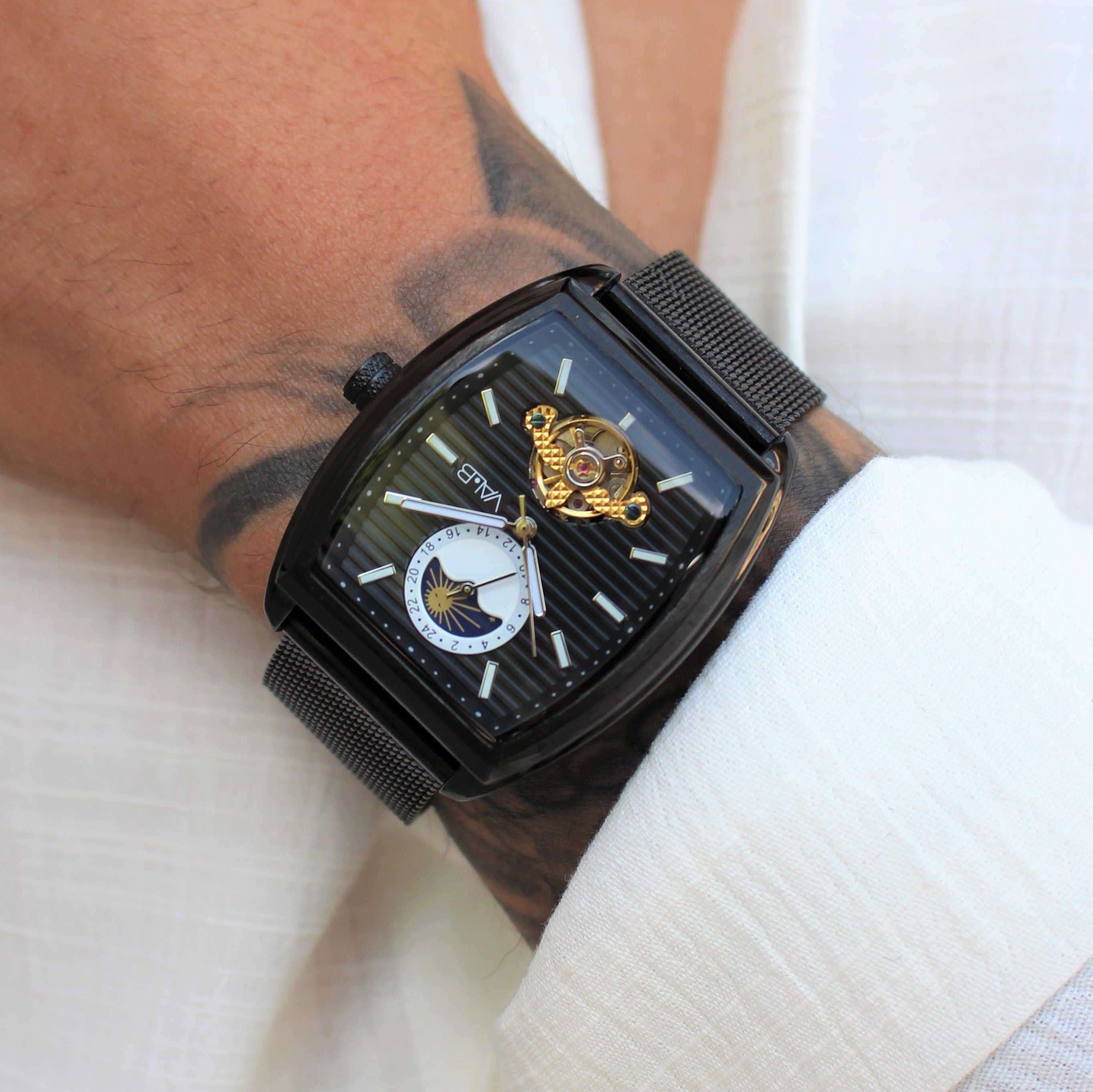 LUNAR BLACK PRESIDENT